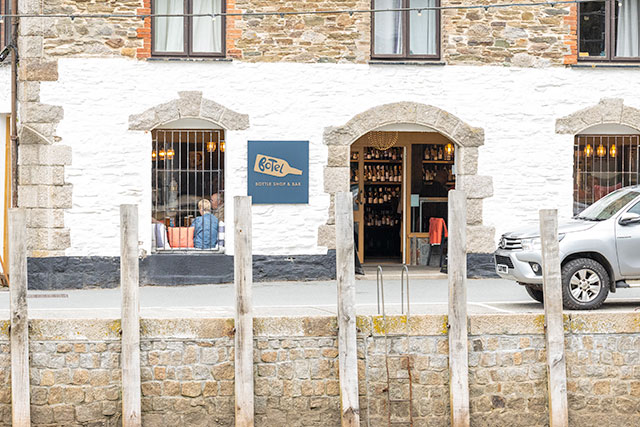 looe weekender